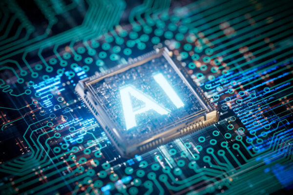 NPU chip AI terpasang pada papan sirkuit, menyoroti arsitektur khusus untuk komputasi neural.