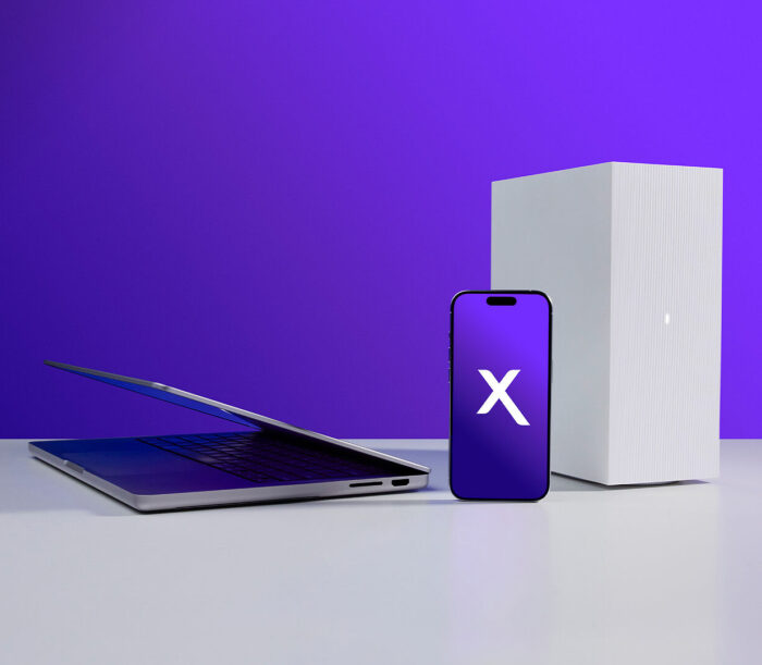 Ilustrasi perangkat gadget modern dengan koneksi Wi-Fi 7 super cepat